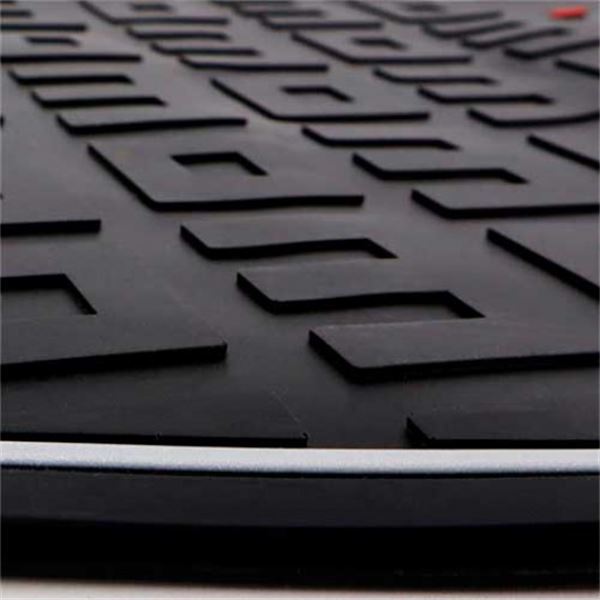 Tapetes de borracha universais Momo 009 preto