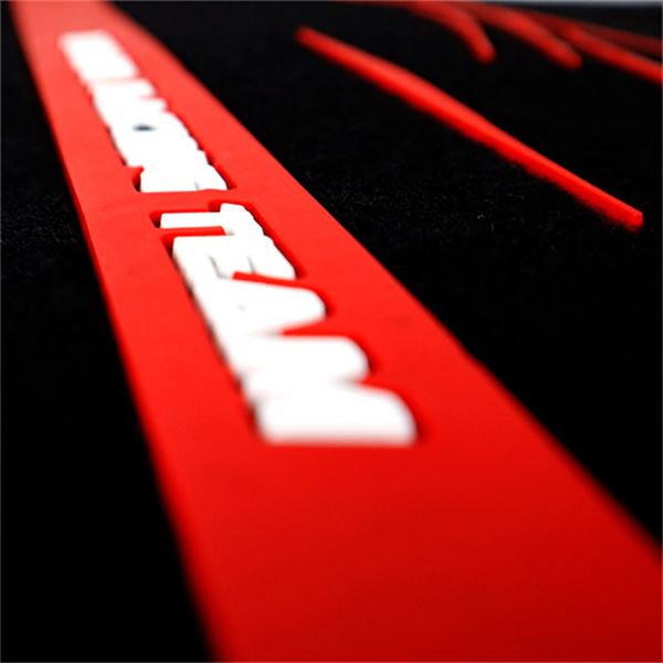 Tapete de carro Momo Racing preto