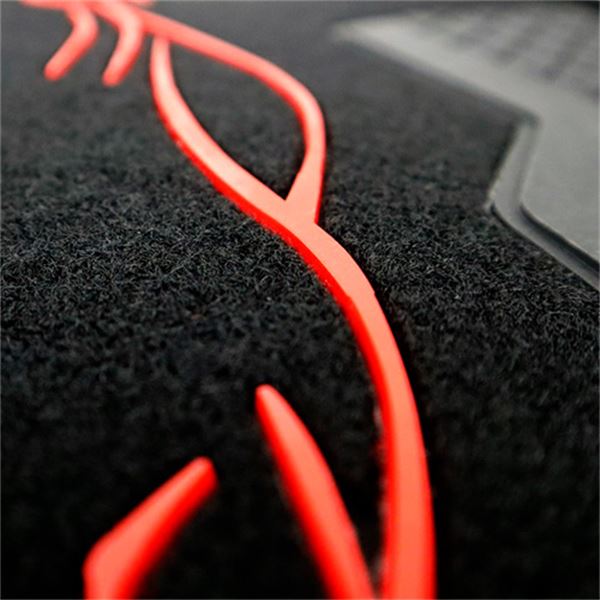 Tapete de carro Momo Racing preto